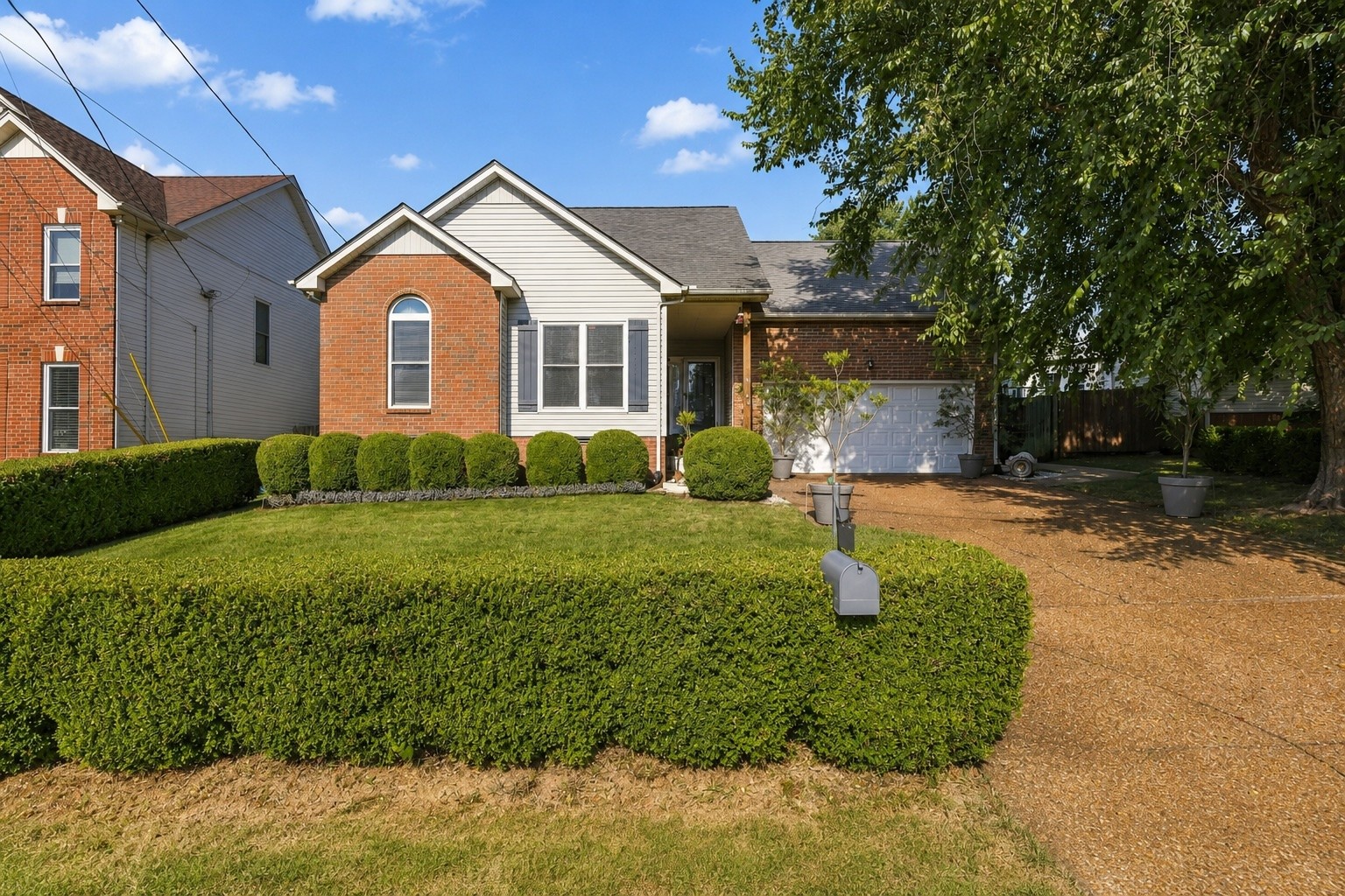 1304 Crestfield Dr Property Photo 1