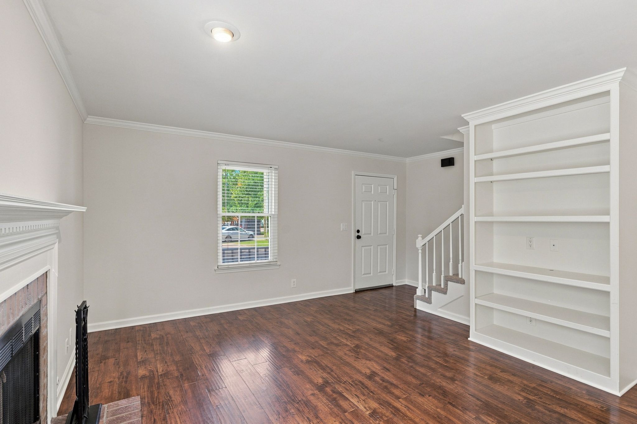210 Yarmouth Ct Property Photo 6