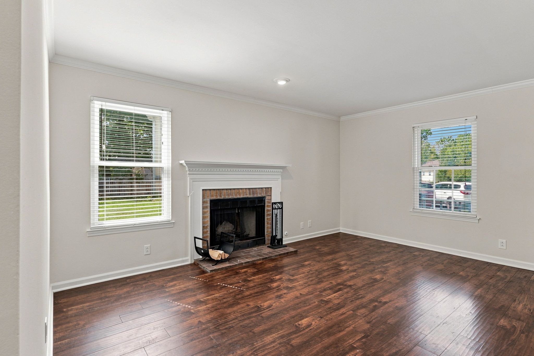 210 Yarmouth Ct Property Photo 8