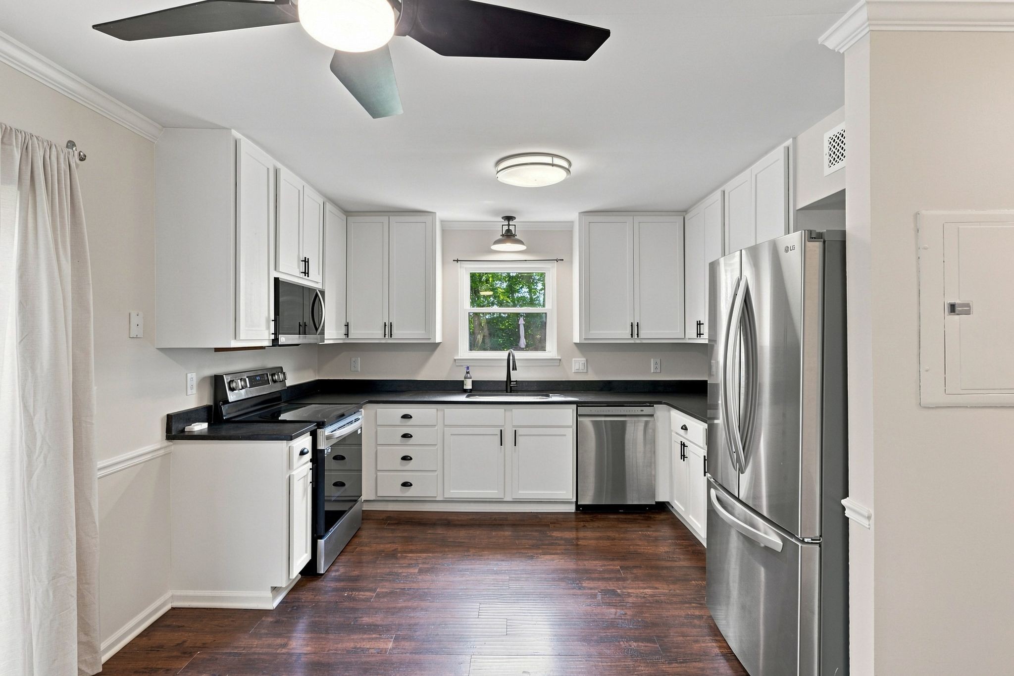 210 Yarmouth Ct Property Photo 14