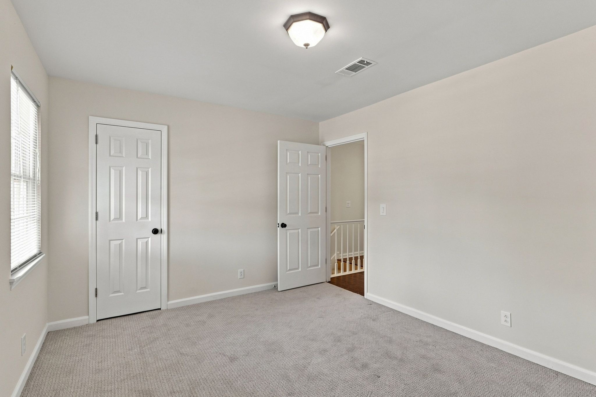 210 Yarmouth Ct Property Photo 21
