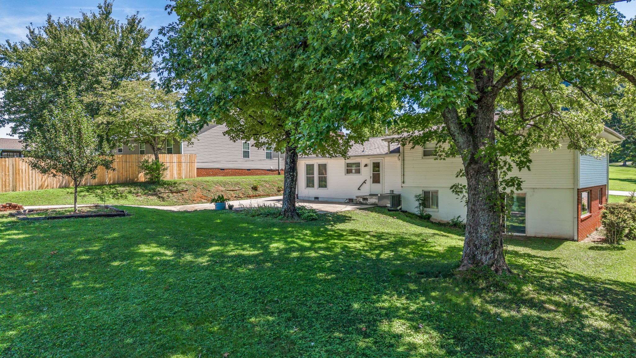 5717 Cherry St Property Photo 14