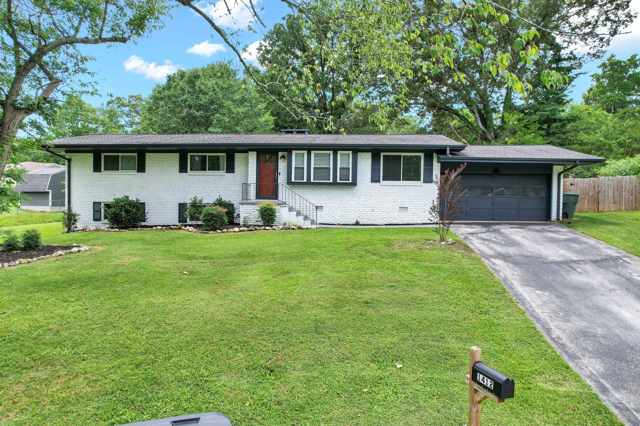 1412 Clearpoint Circle Property Photo 1
