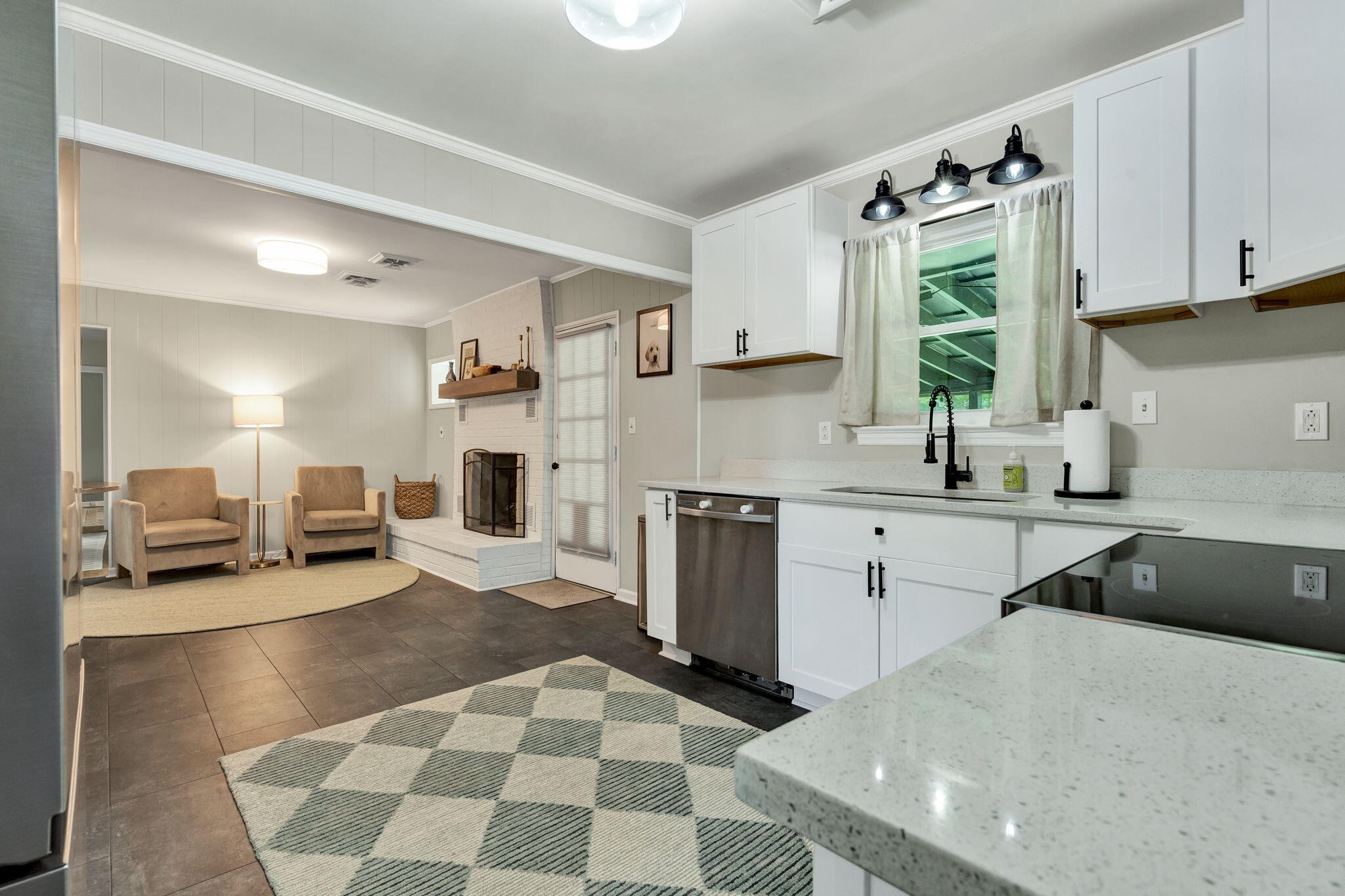 1412 Clearpoint Circle Property Photo 11