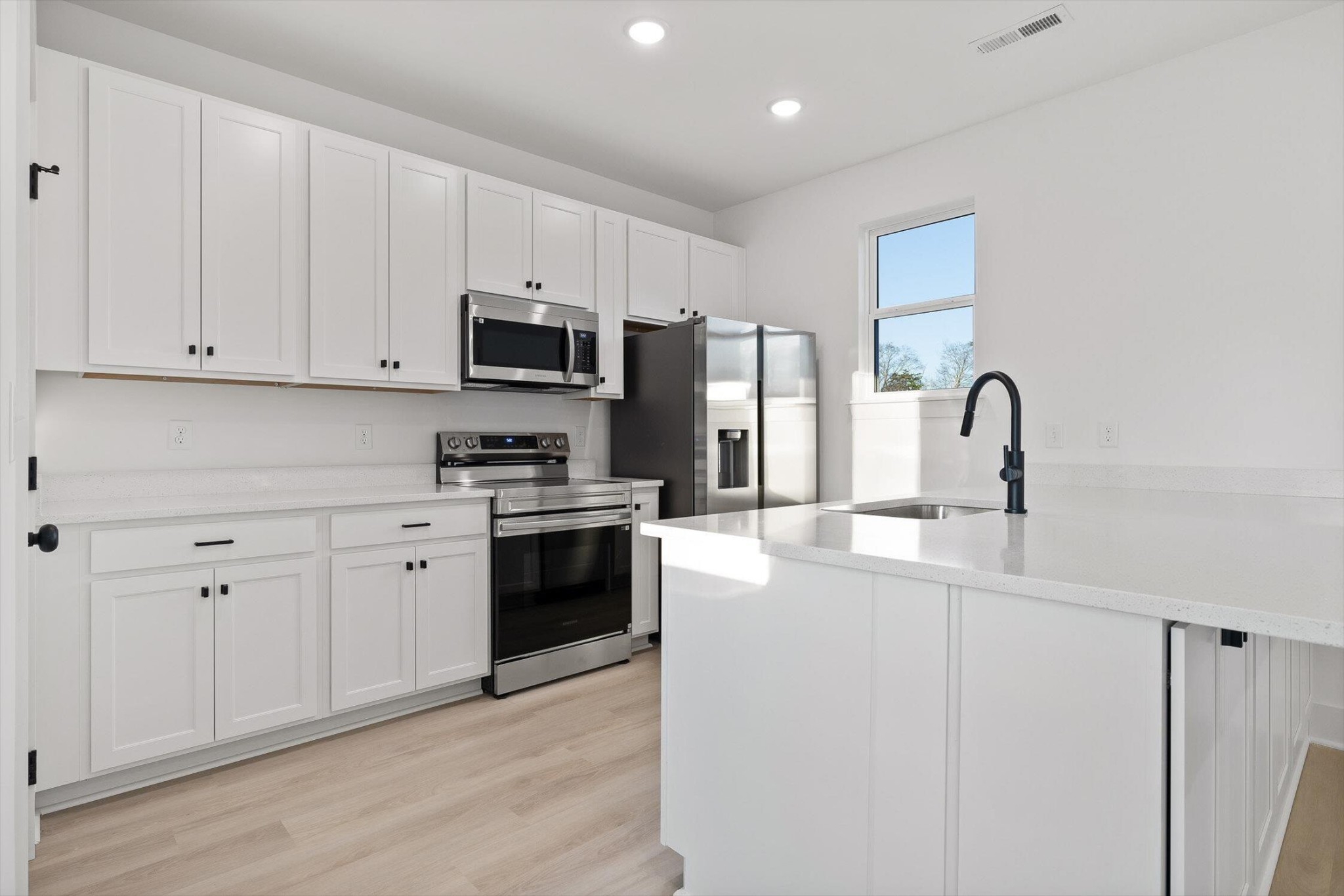 2843 Northpoint Boulevard Property Photo 6