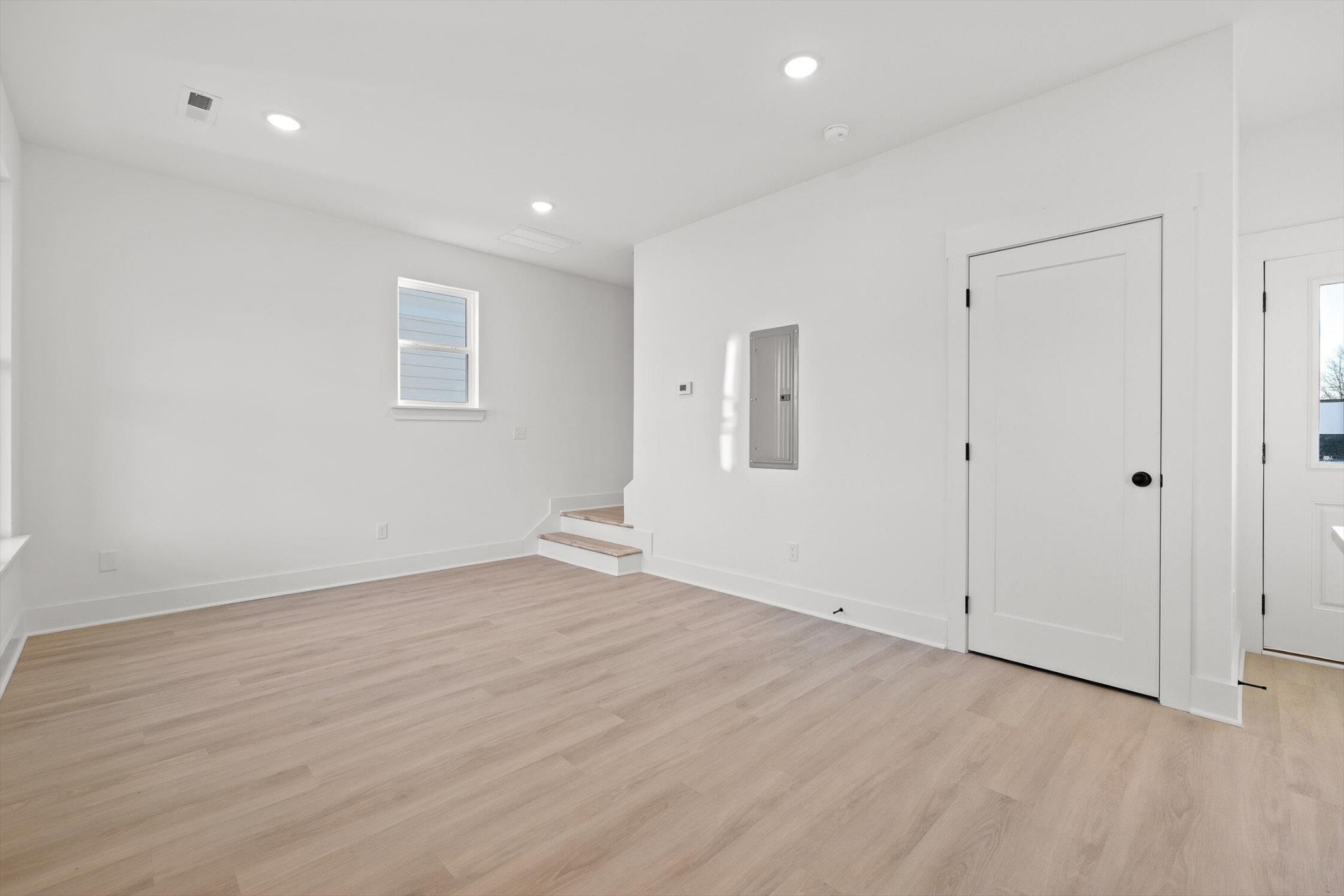 2843 Northpoint Boulevard Property Photo 8