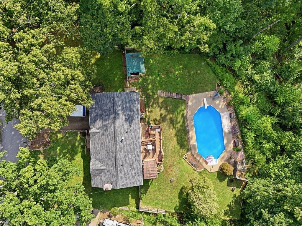 1718 Lake Wood Circle Property Photo 3