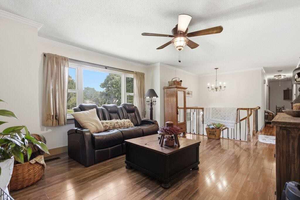 1718 Lake Wood Circle Property Photo 4
