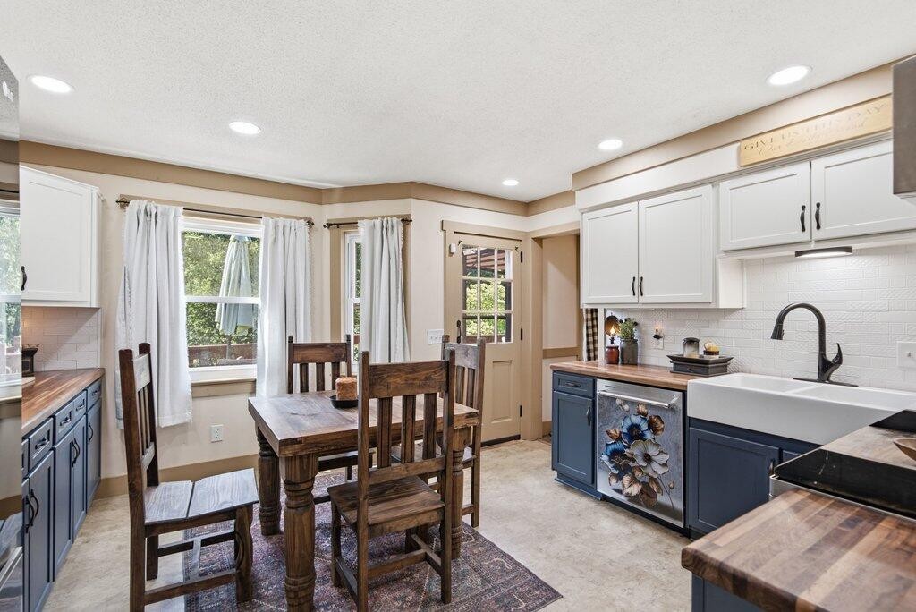 1718 Lake Wood Circle Property Photo 7