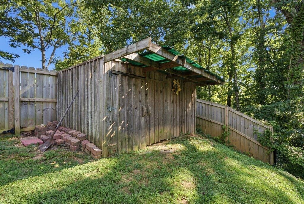 1718 Lake Wood Circle Property Photo 31