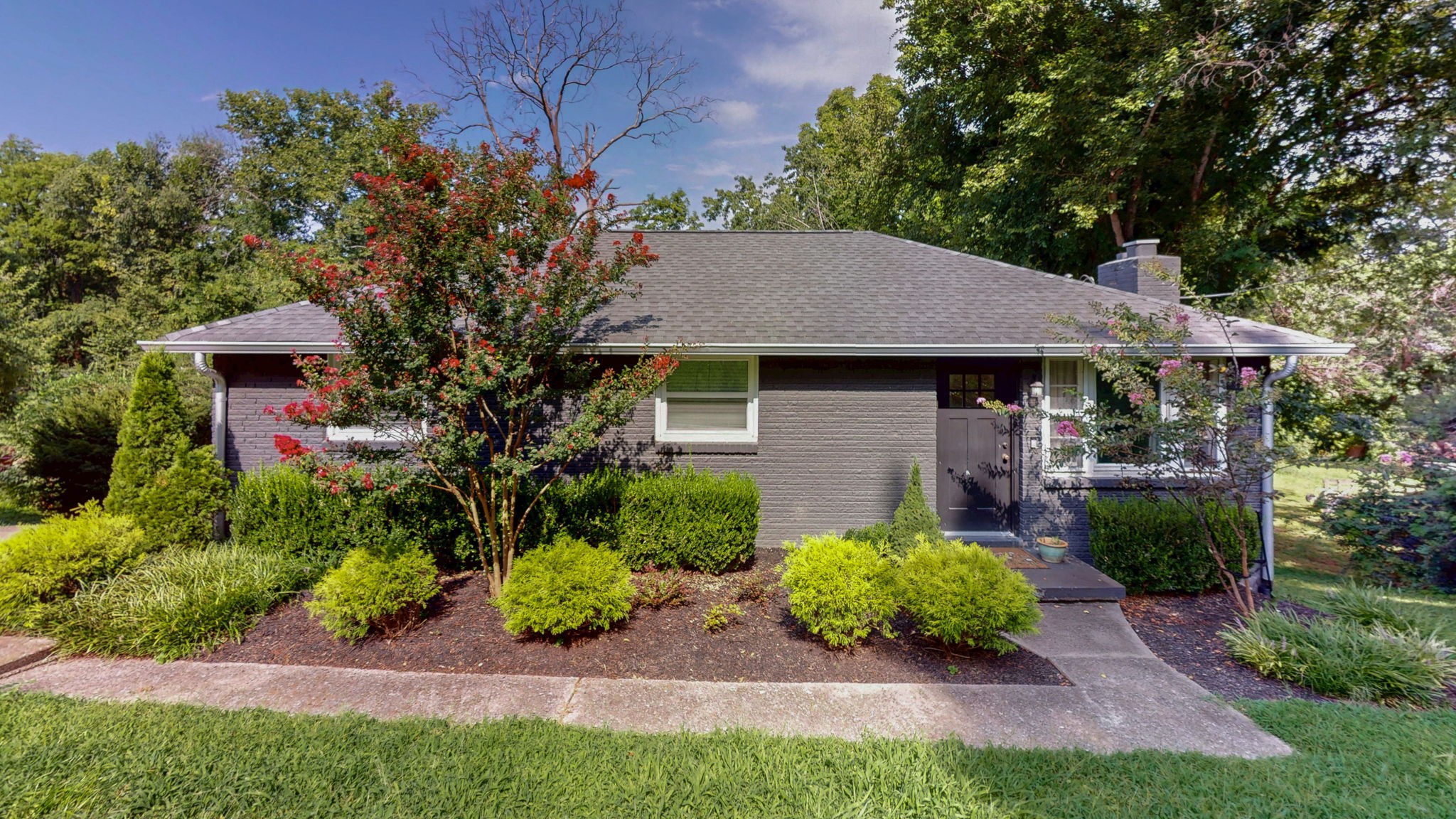 3911 Creekside Dr Property Photo 1