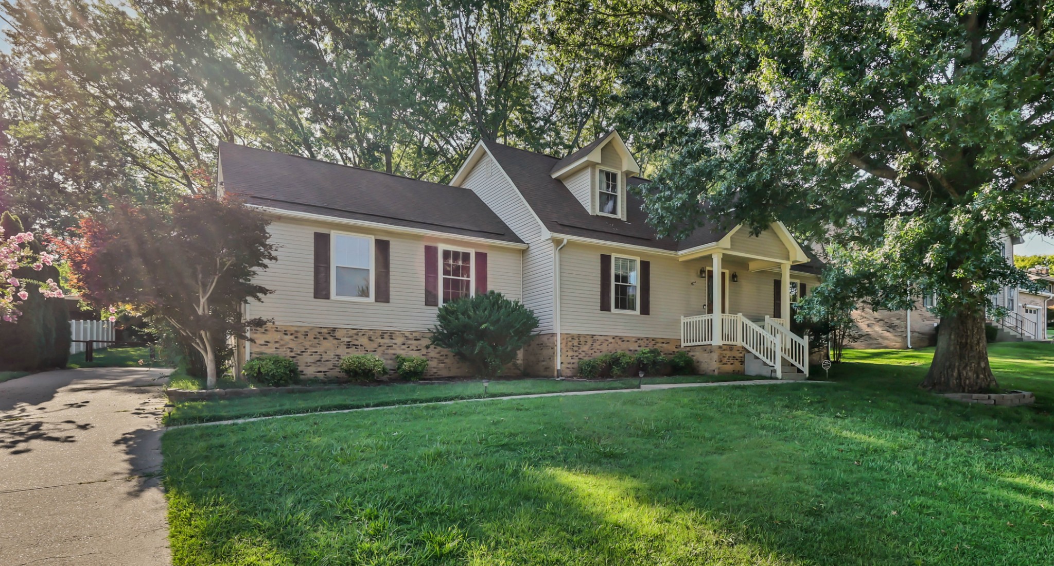 1025 Hillshire Dr Property Photo 1