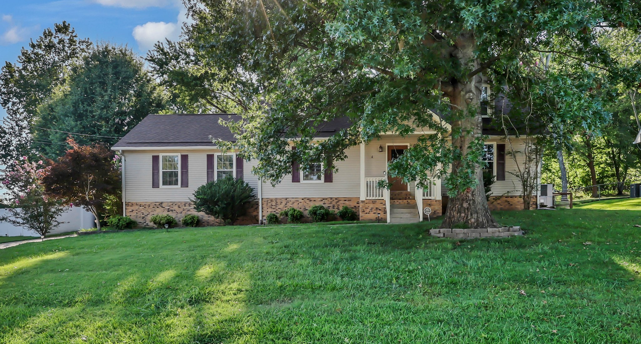 1025 Hillshire Dr Property Photo 1