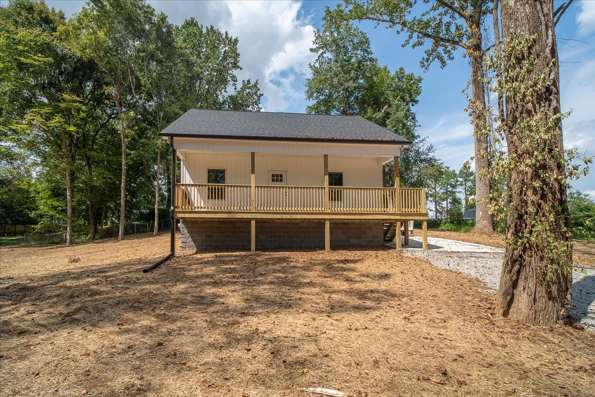 290 Devin Dr Property Photo 1