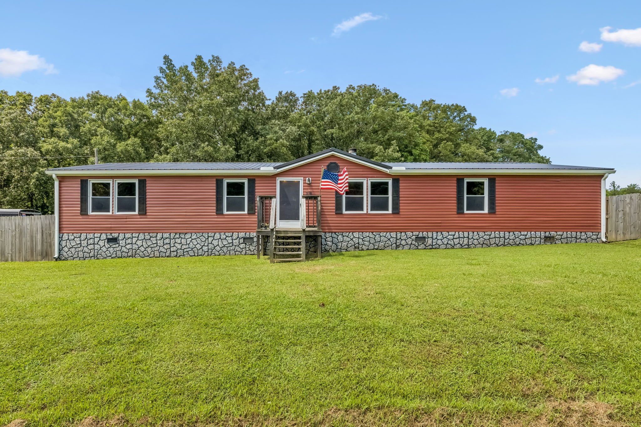 216 Shubert Rd Property Photo 1