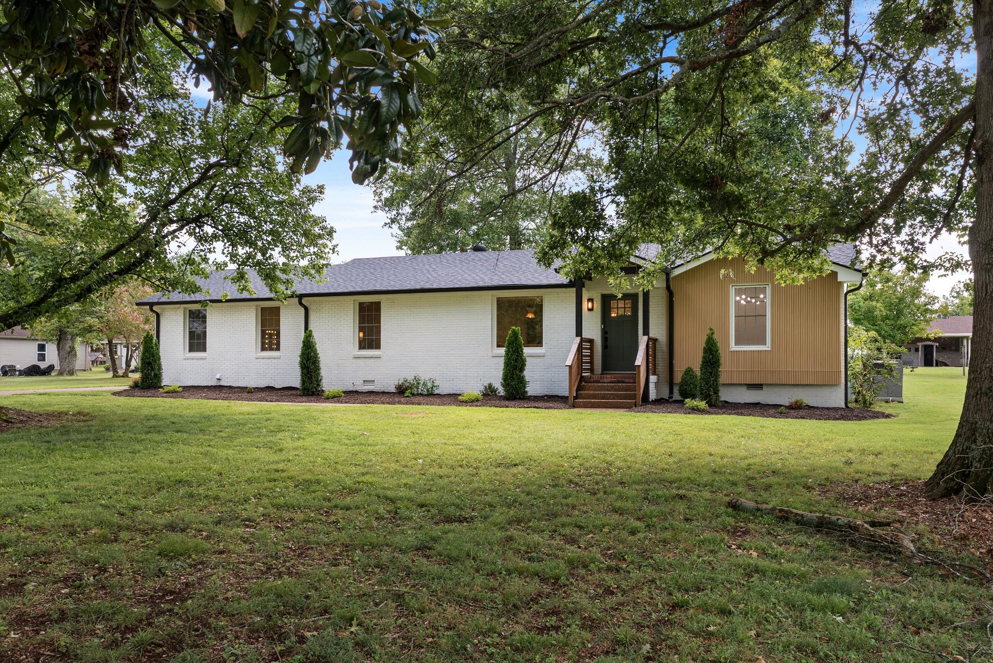 310 Lisa Ln Property Photo 1