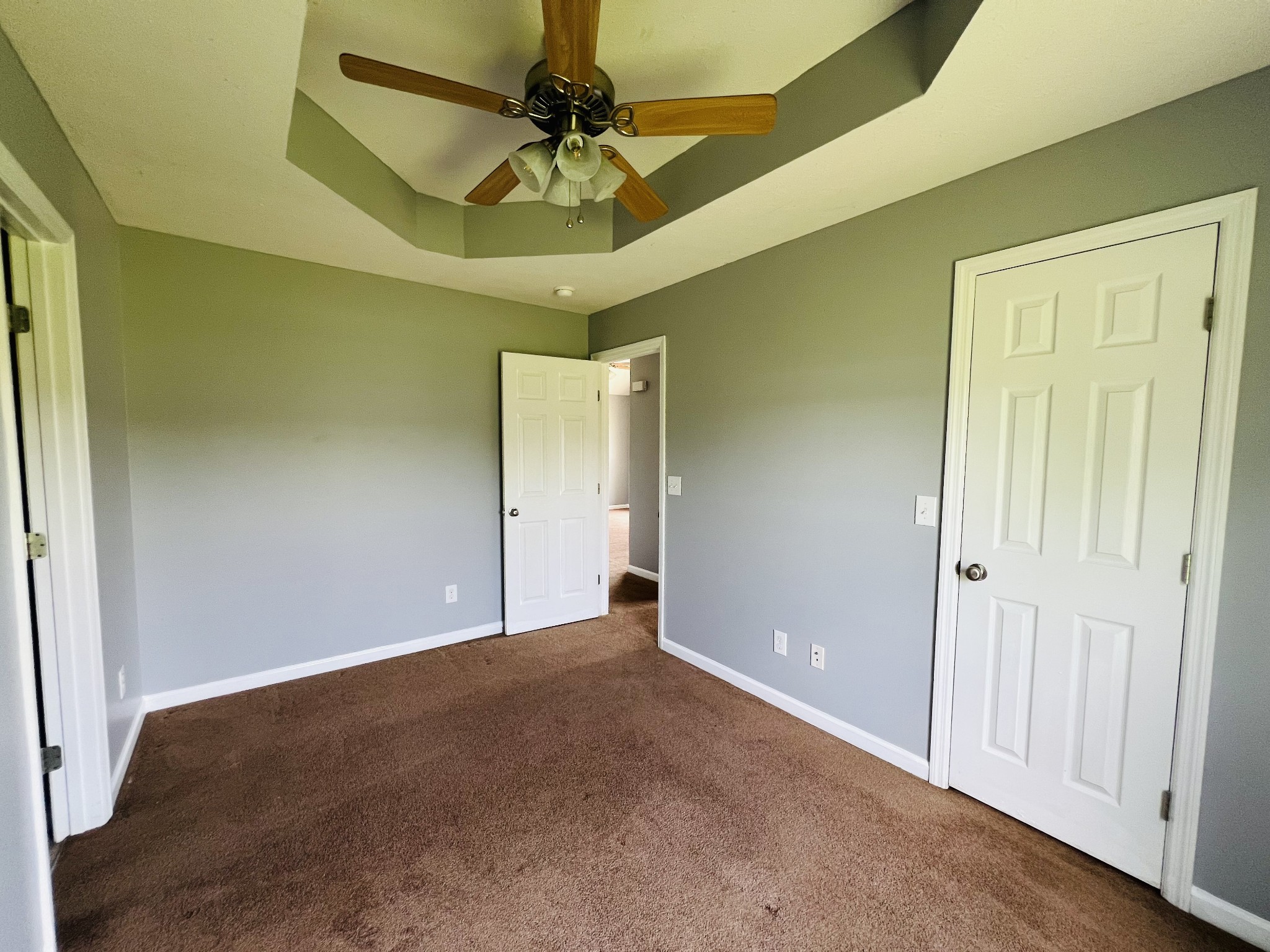 10 Crockett Dr Property Photo 8