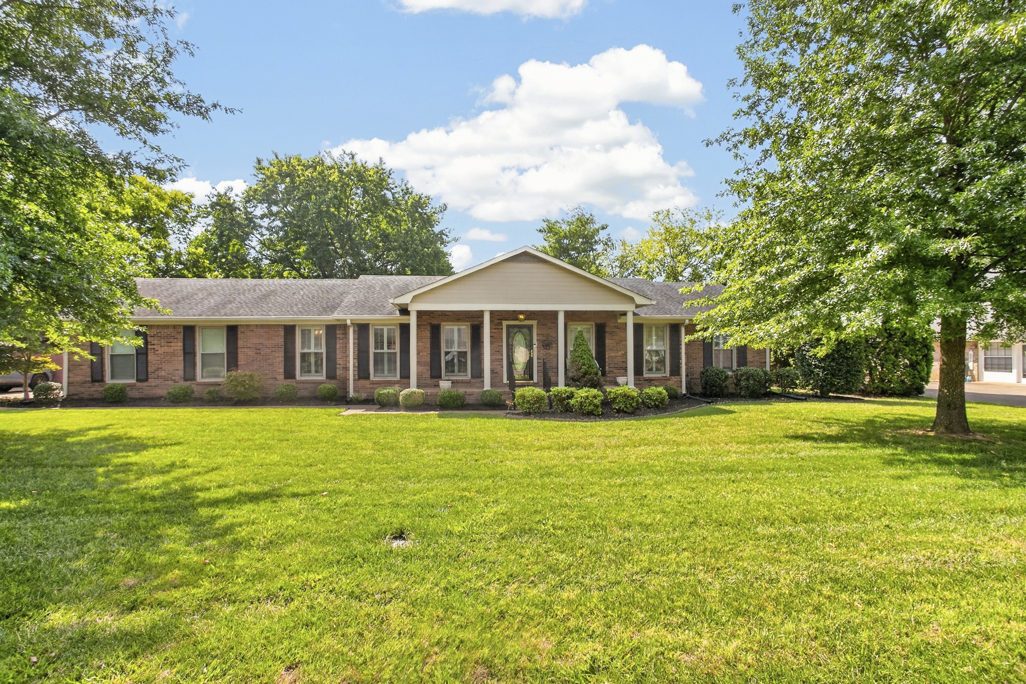 1862 James Dr