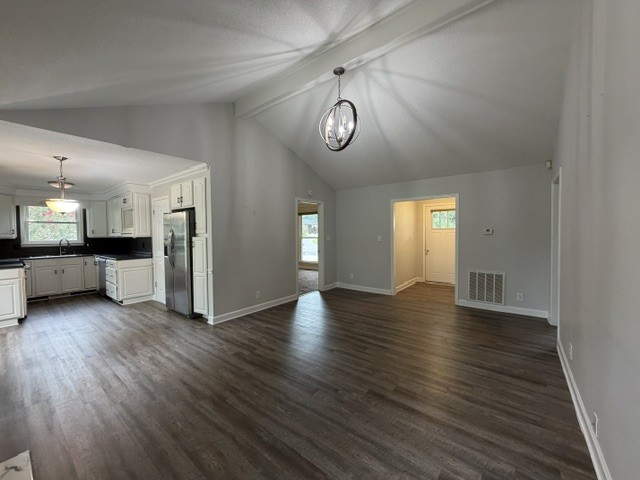 136 Cunningham Pl Property Photo 5