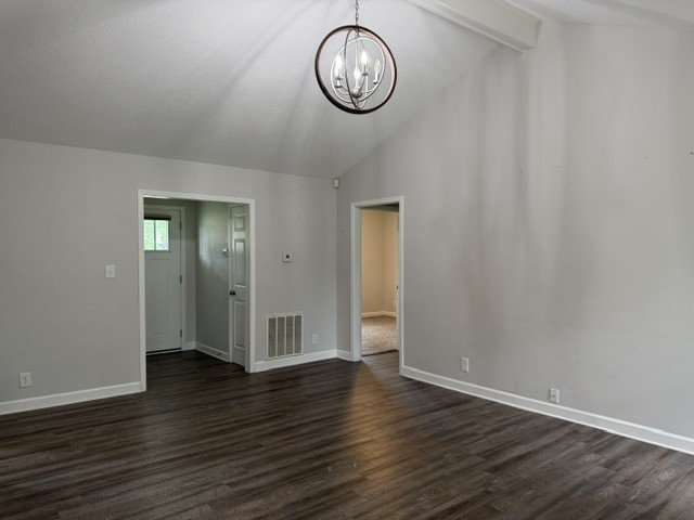 136 Cunningham Pl Property Photo 6