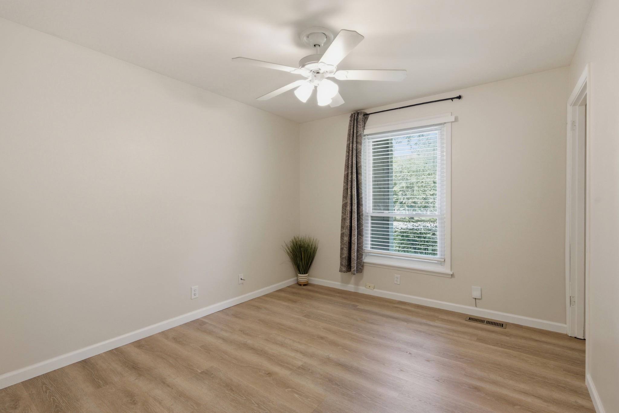 5004 W Durrett Dr Property Photo 17