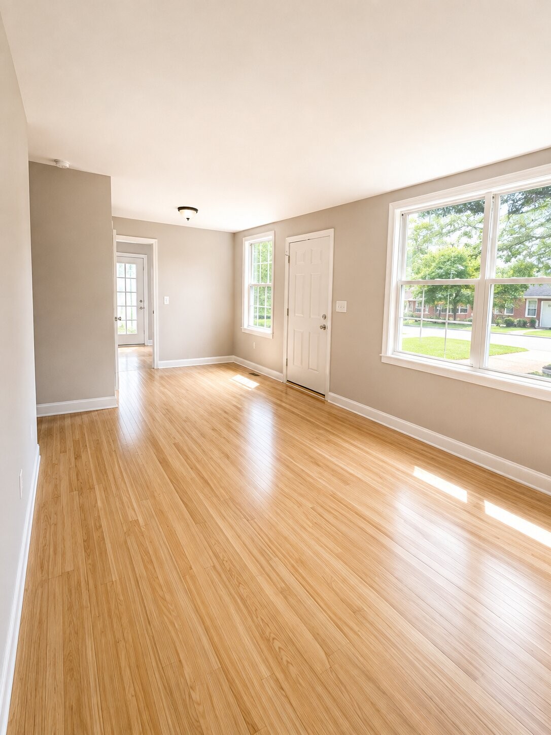 324 Eastover St Property Photo 4