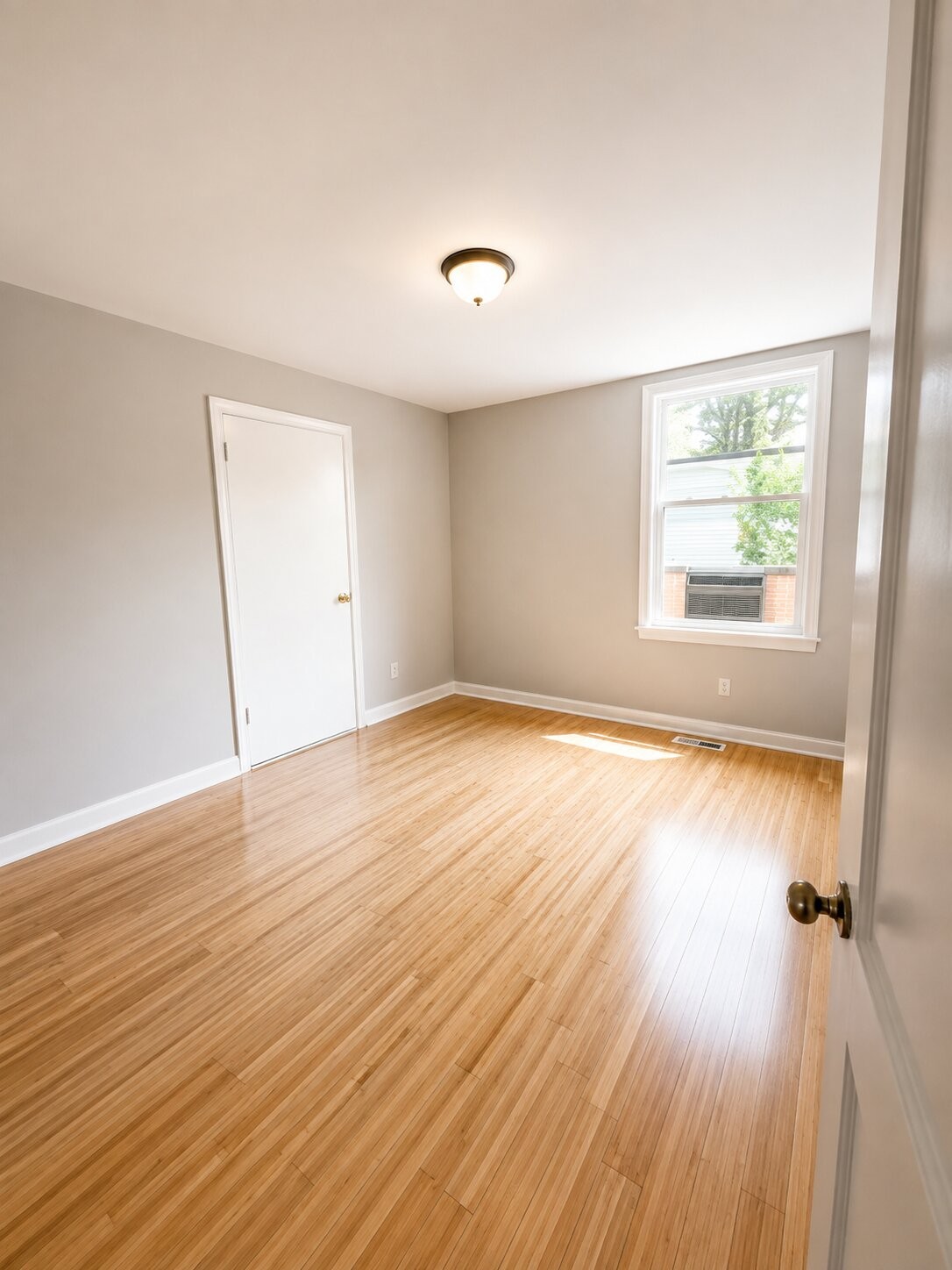 324 Eastover St Property Photo 6