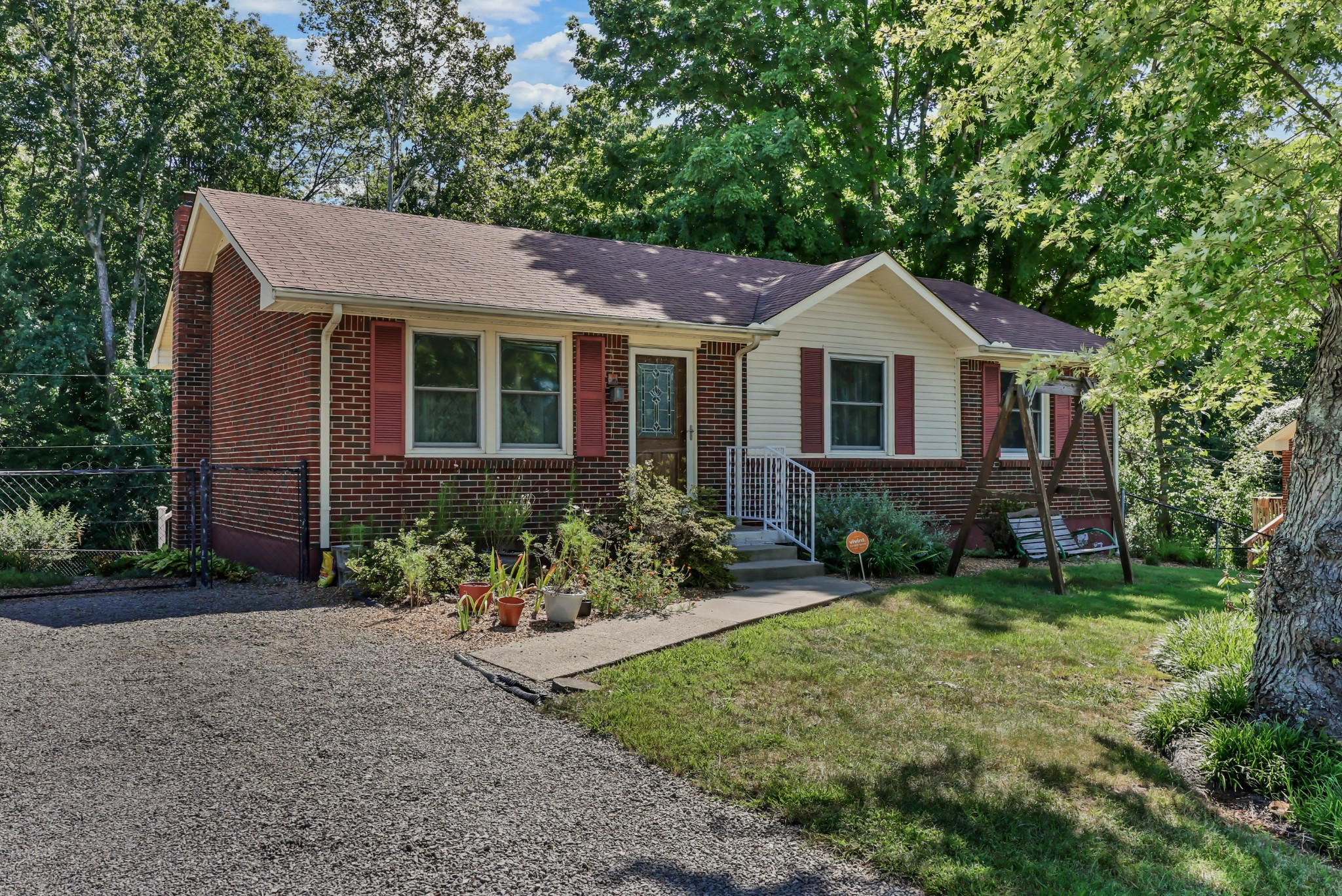 446 Oriole Cir Property Photo 1