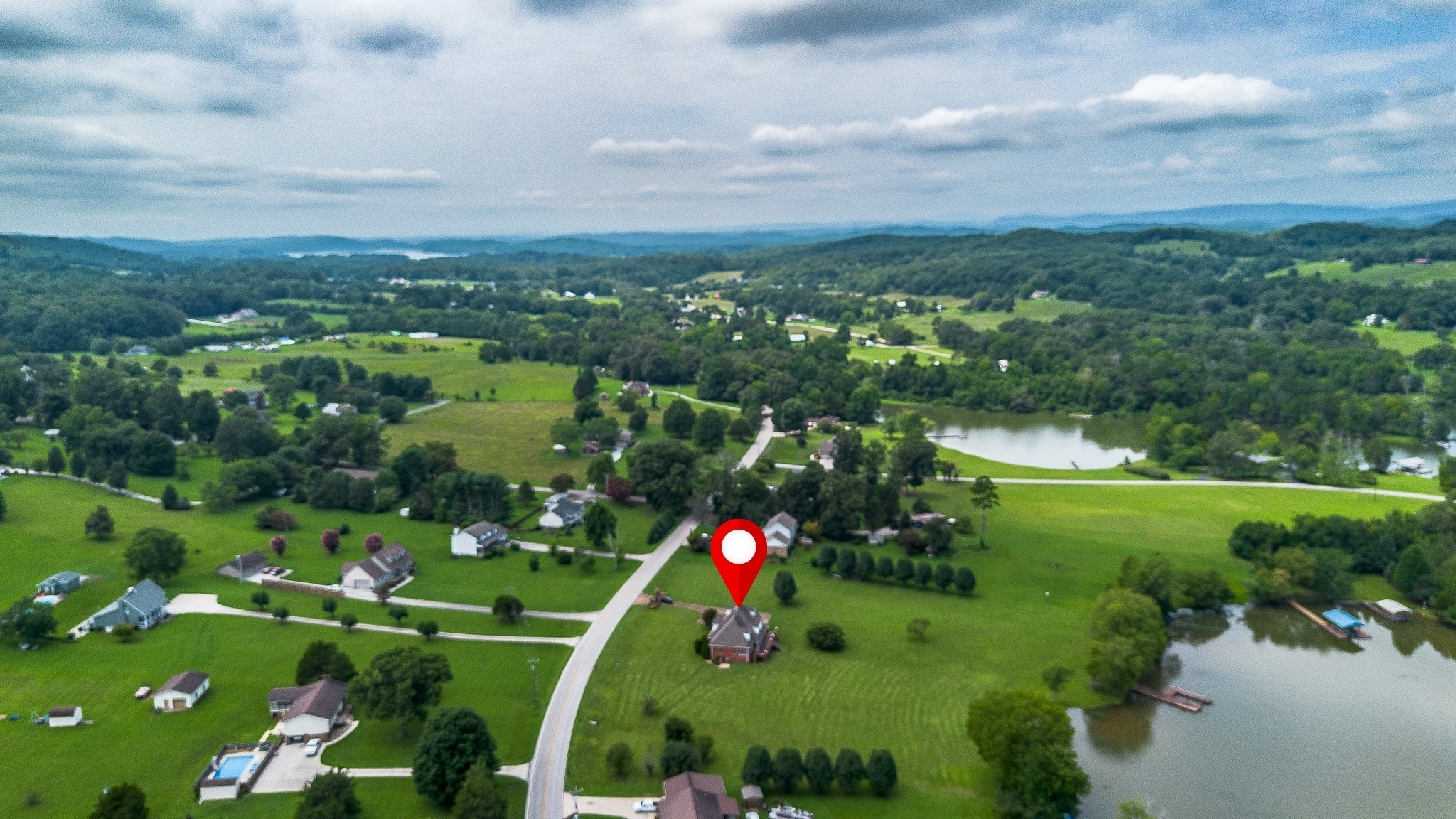 662 River Rd Property Photo 4