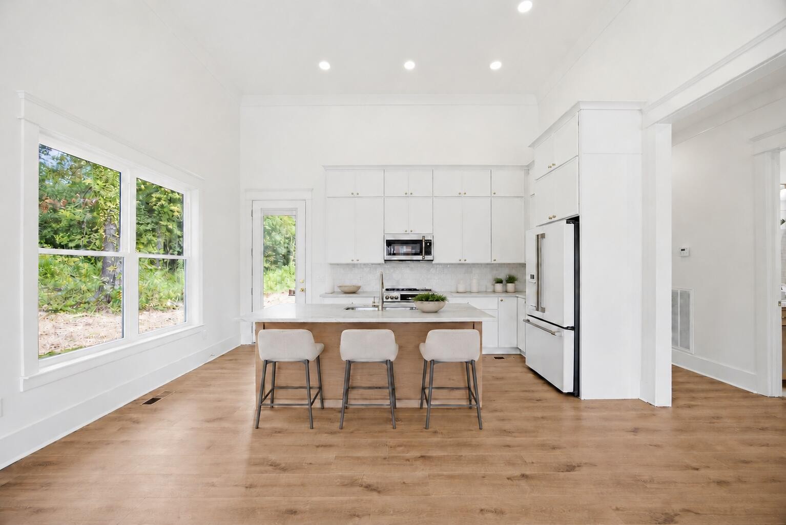 358 Thomas Road Property Photo 5