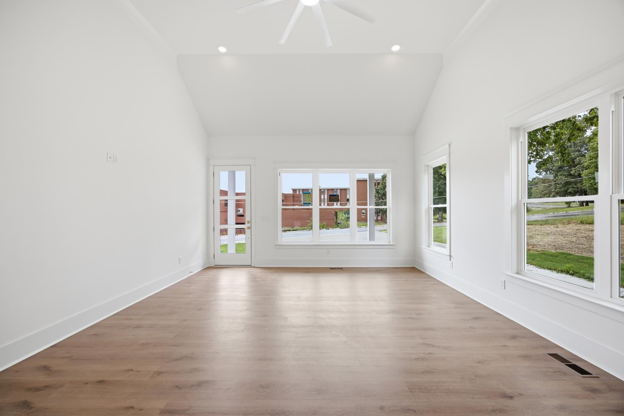 358 Thomas Road Property Photo 14