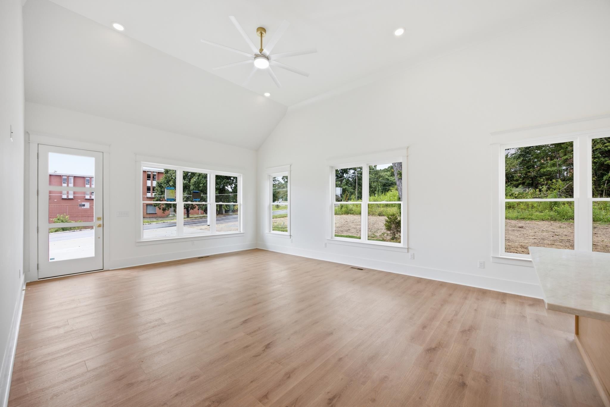 358 Thomas Road Property Photo 15