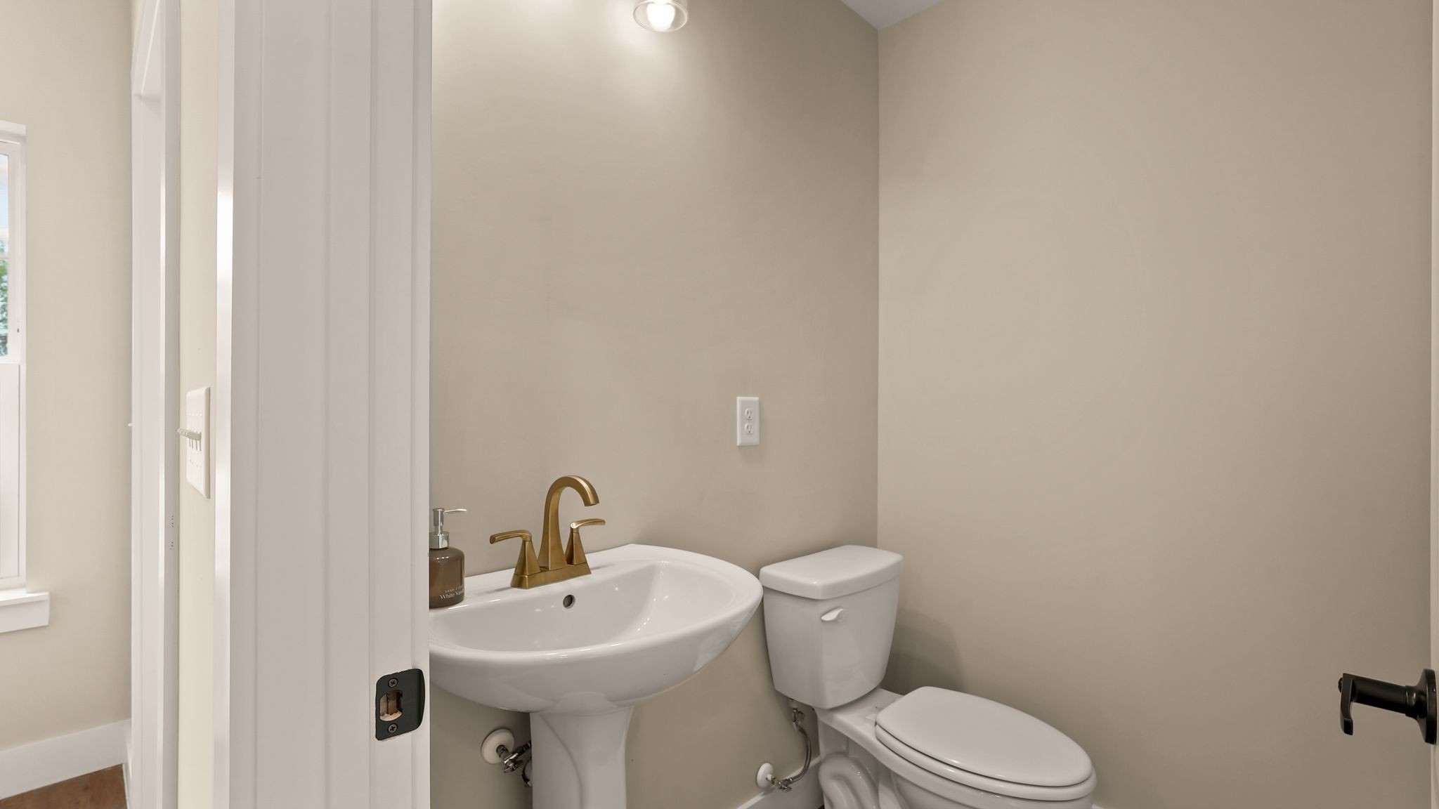 104 Halfrunner Way Property Photo 8