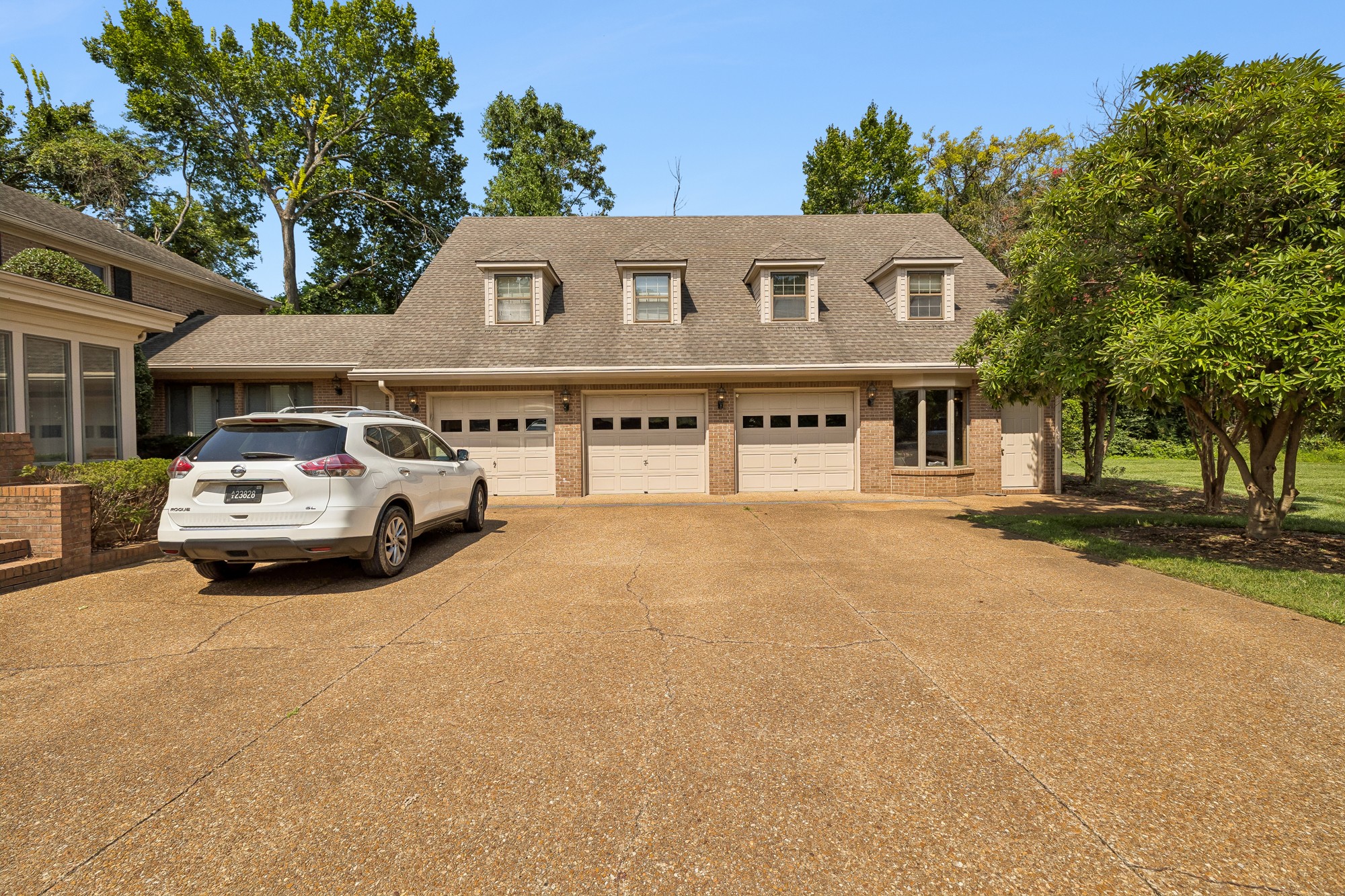 1013 E Clark Blvd Property Photo 9