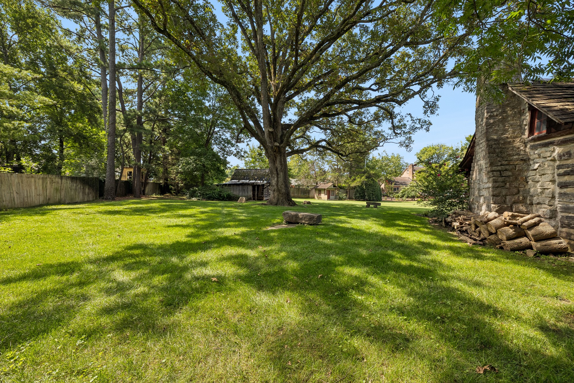 1013 E Clark Blvd Property Photo 17