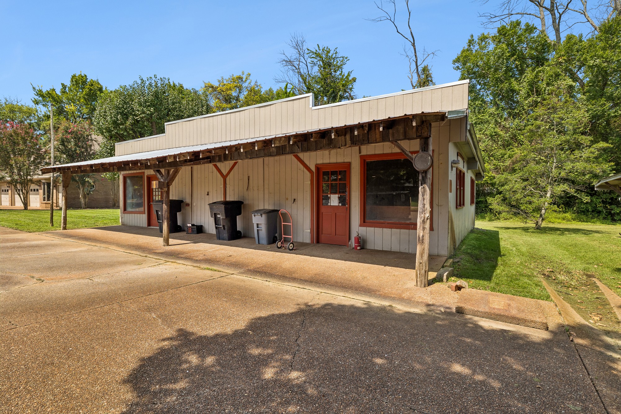 1013 E Clark Blvd Property Photo 22