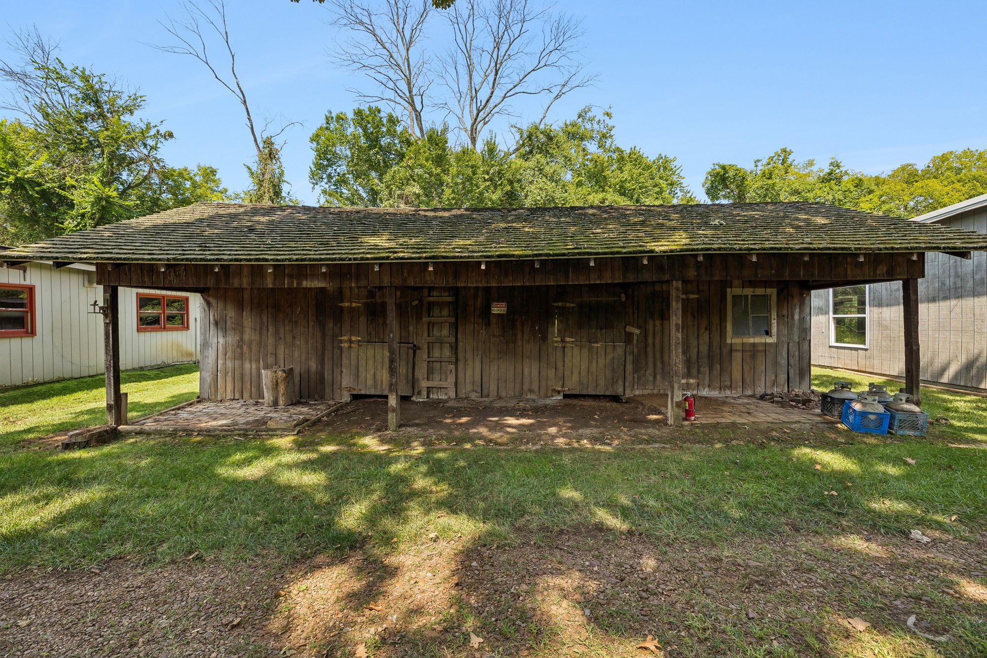 1013 E Clark Blvd Property Photo 25