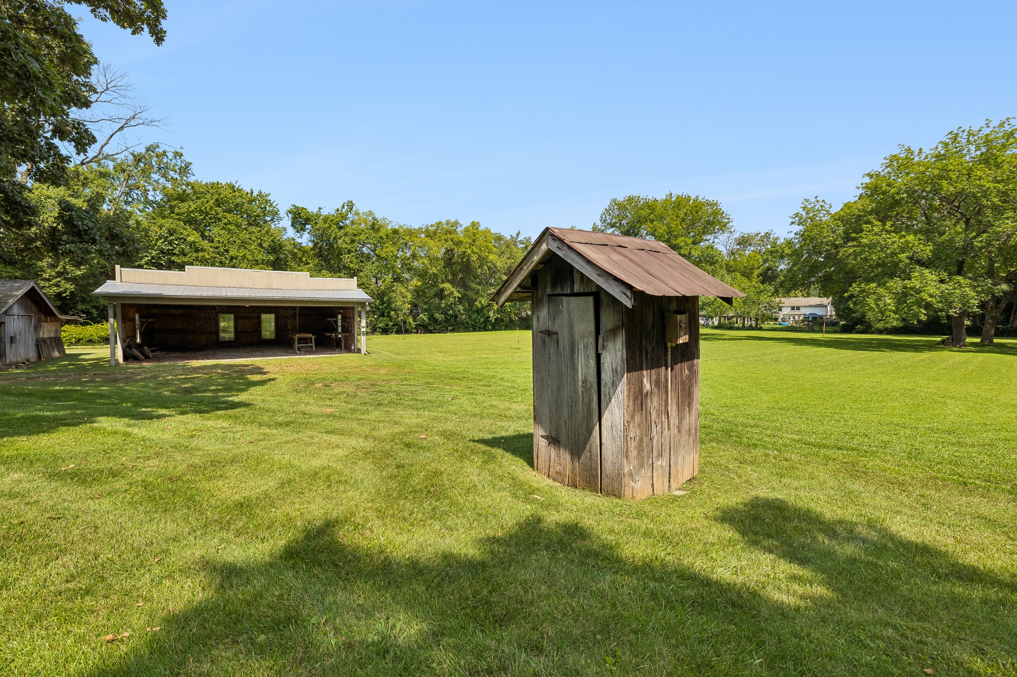 1013 E Clark Blvd Property Photo 29