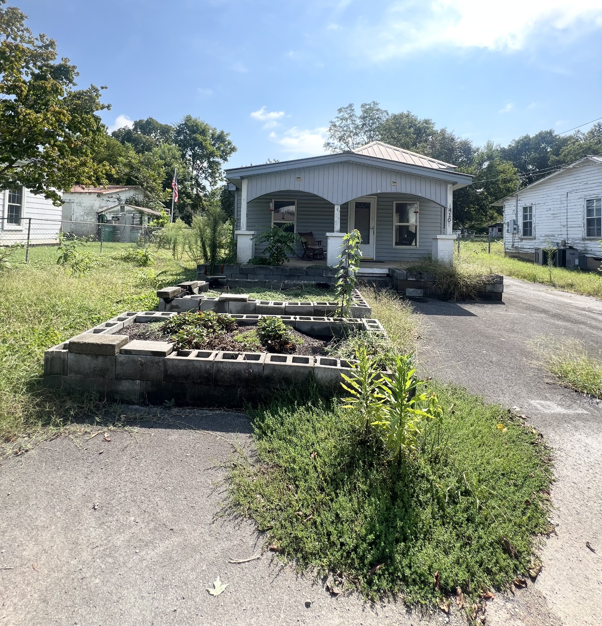 410 Elm St Property Photo 1
