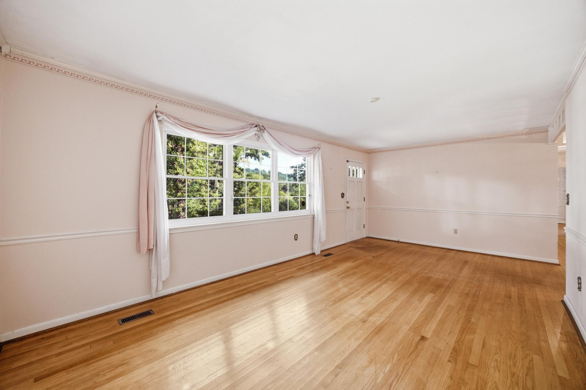 1406 Melody Lane Property Photo 5