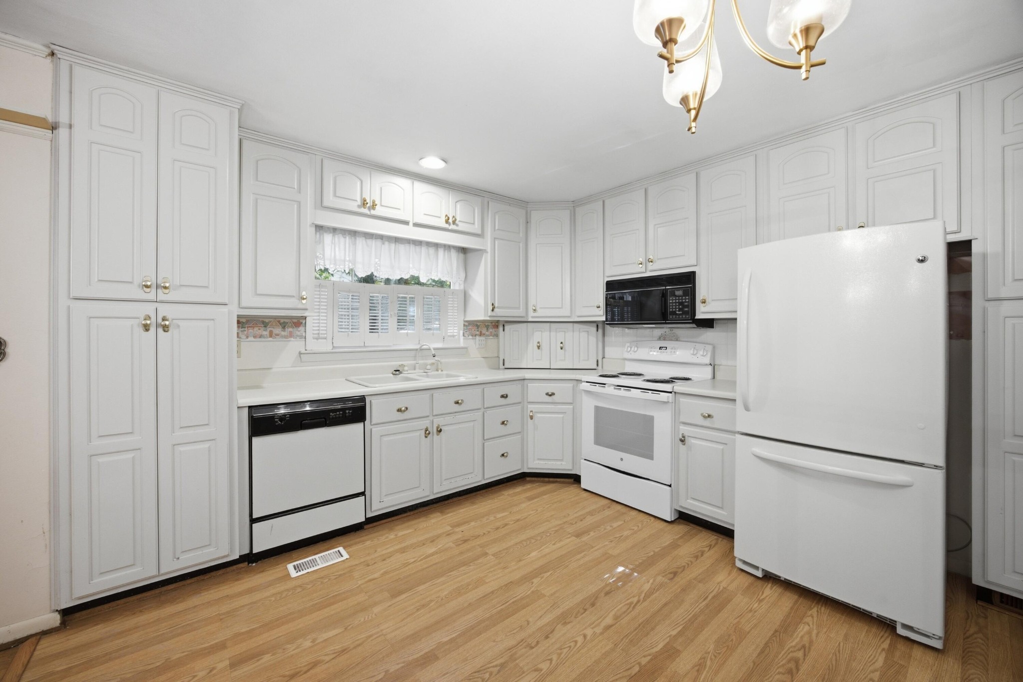 1406 Melody Lane Property Photo 10