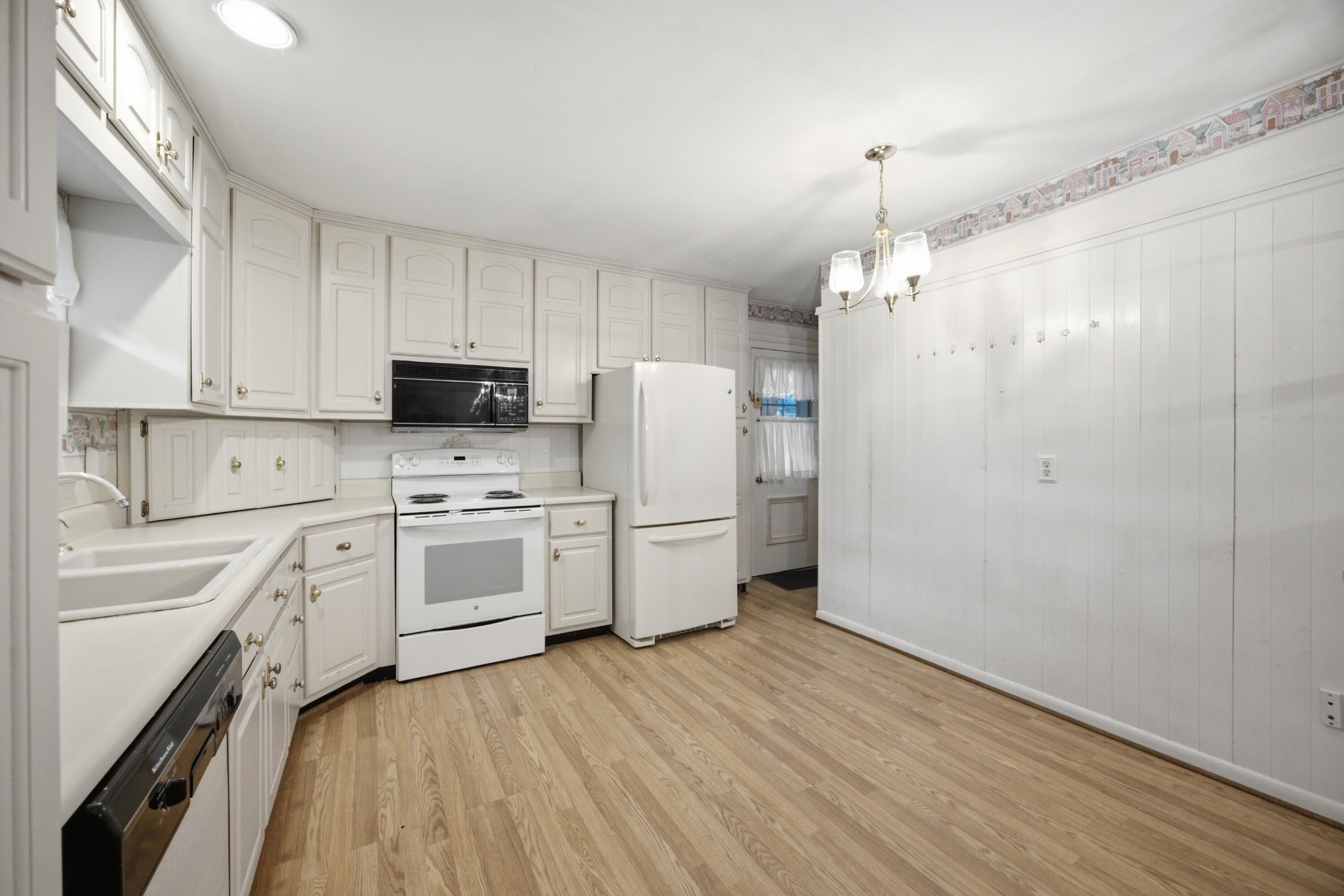 1406 Melody Lane Property Photo 13