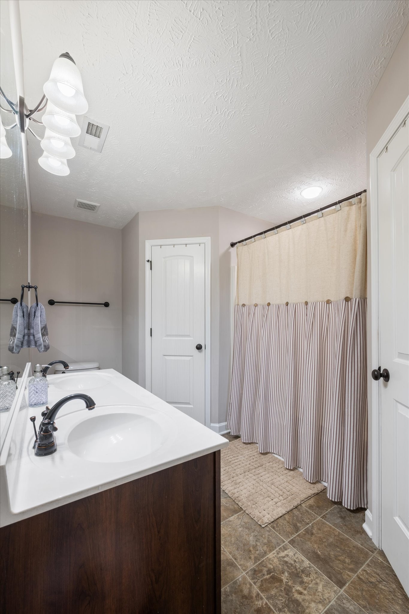1013 Stratus Dr Property Photo 20