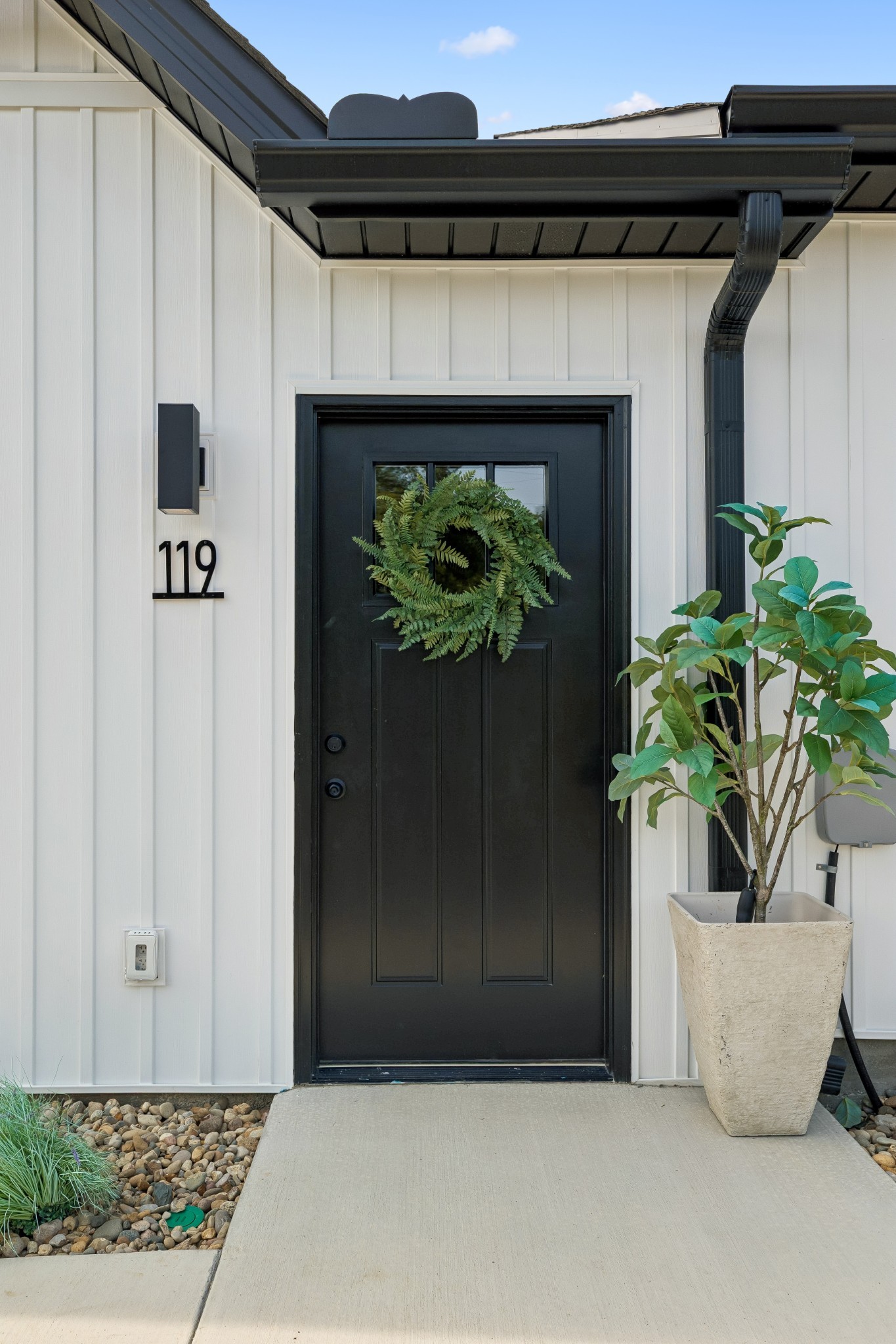 127 Deer Valley Drive E Property Photo 4