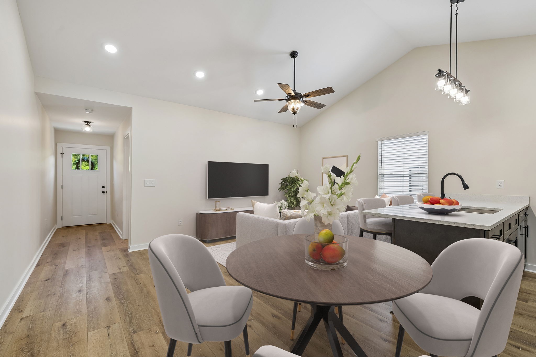 127 Deer Valley Drive E Property Photo 10