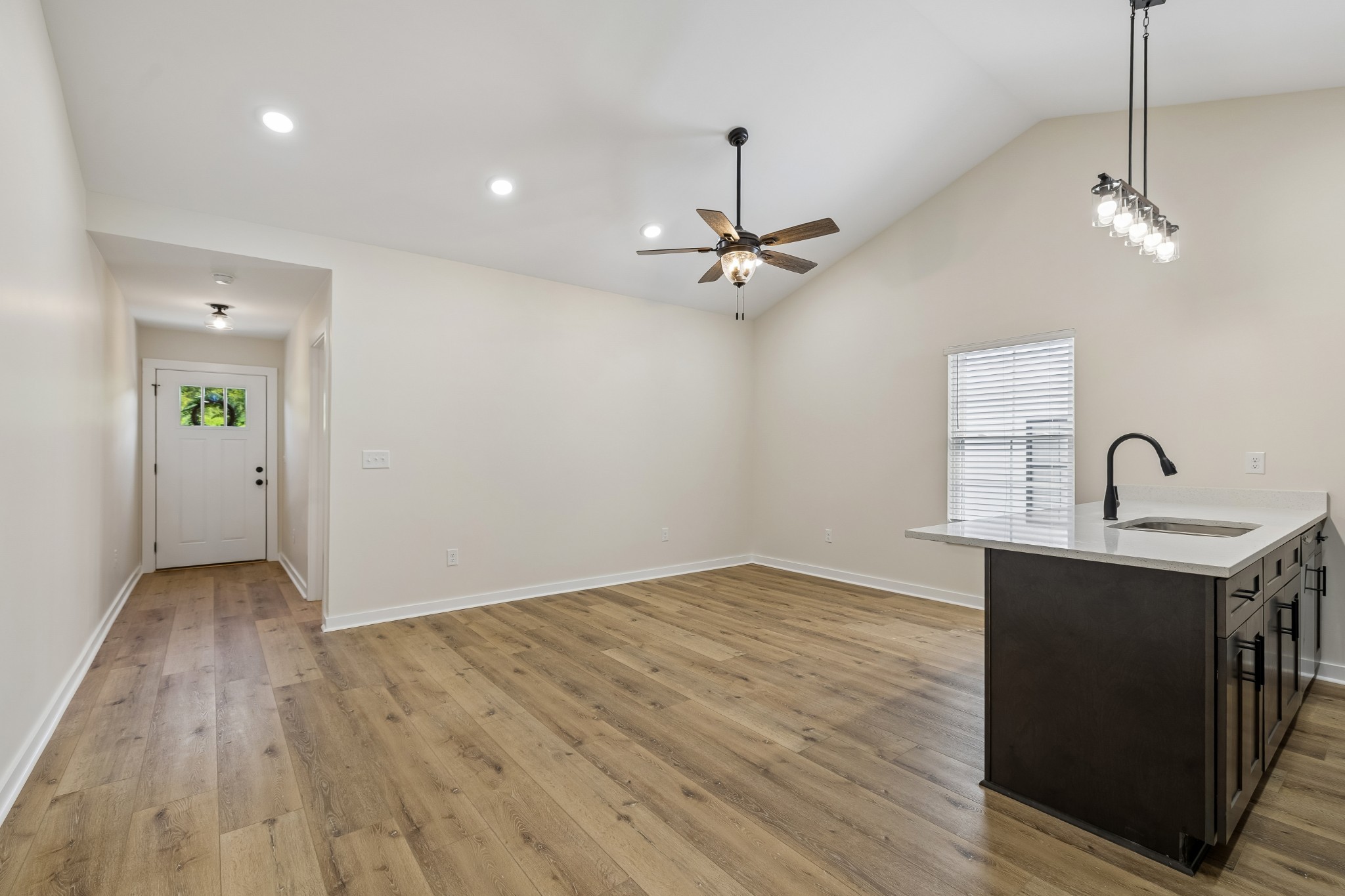 127 Deer Valley Drive E Property Photo 11