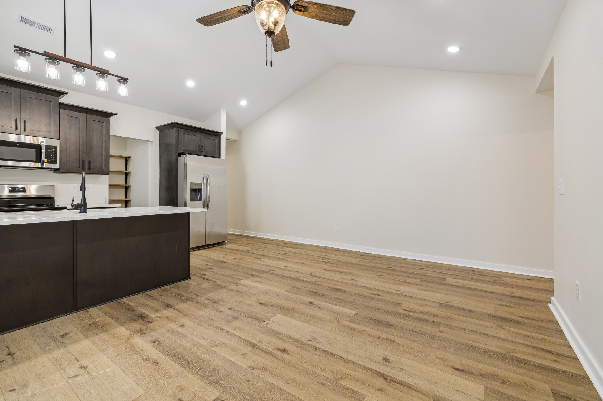 127 Deer Valley Drive E Property Photo 13