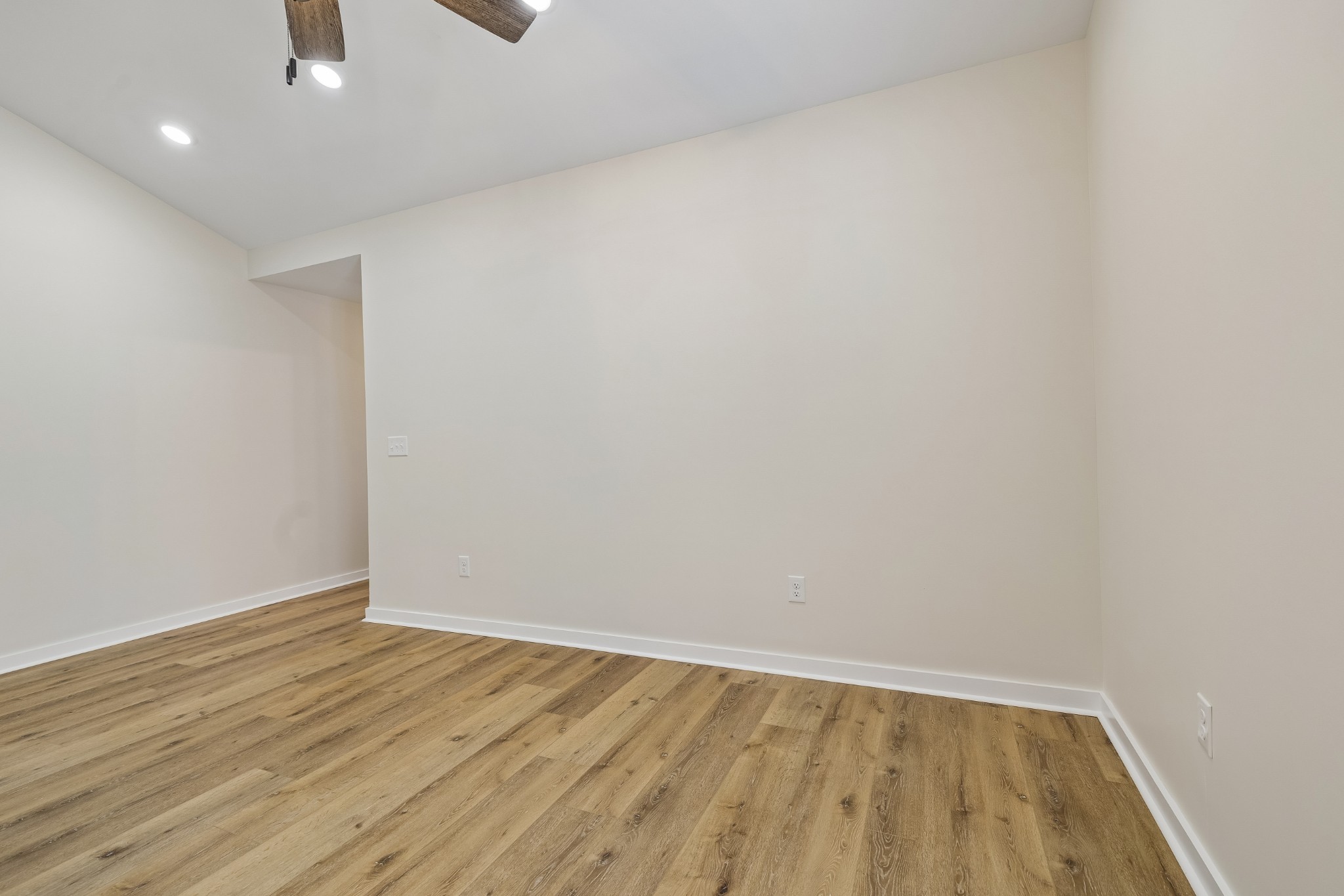 127 Deer Valley Drive E Property Photo 14