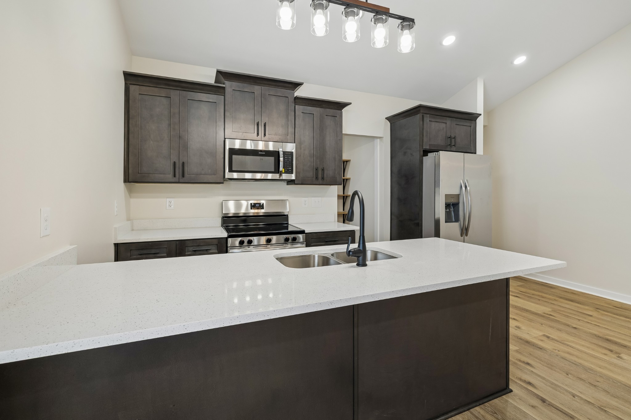 127 Deer Valley Drive E Property Photo 15