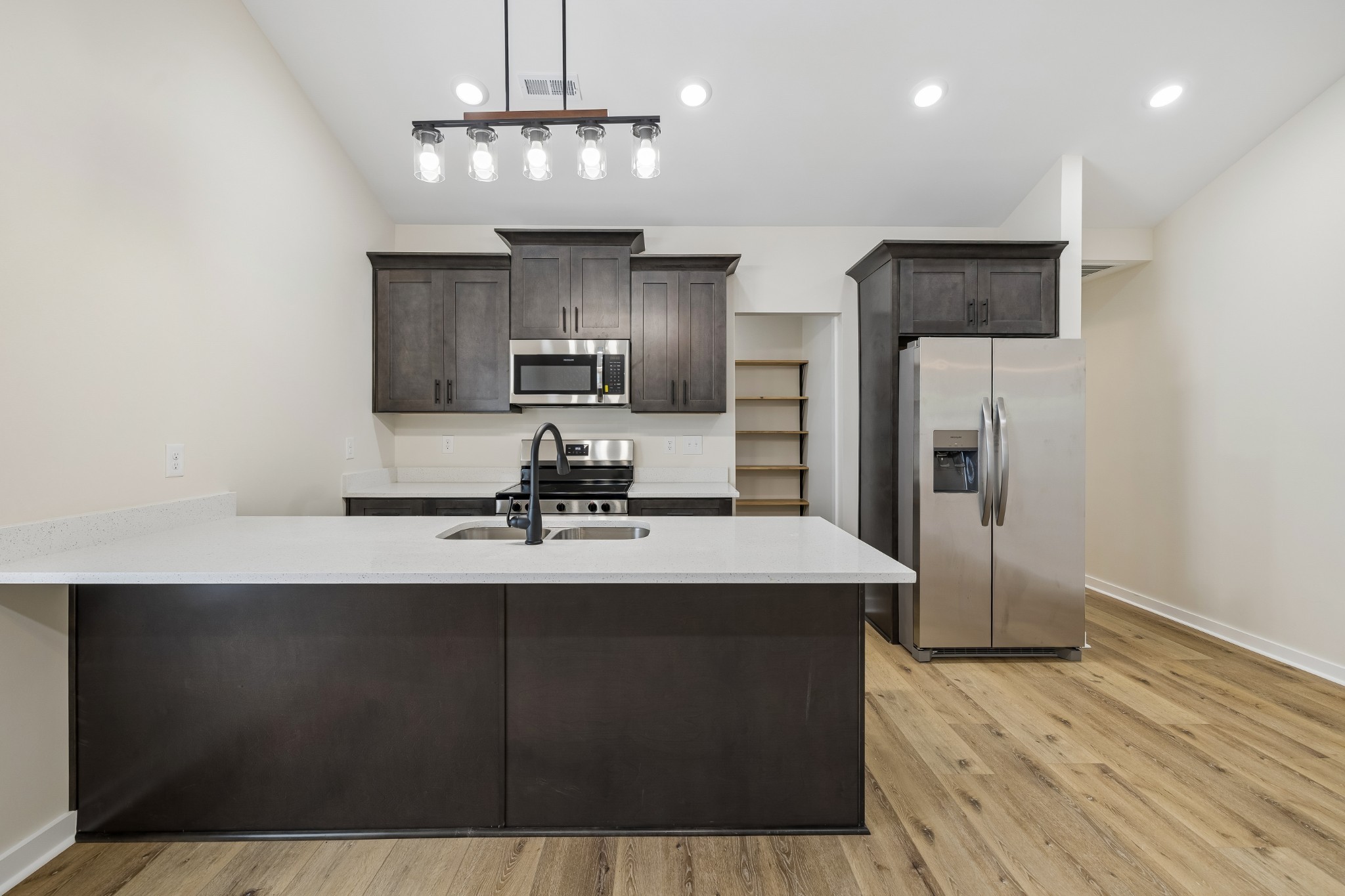 127 Deer Valley Drive E Property Photo 16